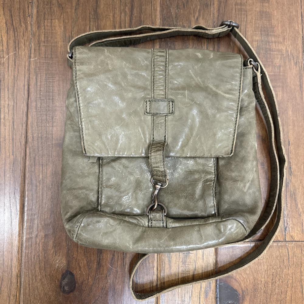FRYE Rubie 100% Genuine Leather Crossbody Bag Purse Messenger Green‎ Buckle Soft